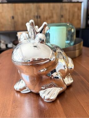 Silver Ceramic Frog with Crown Bank